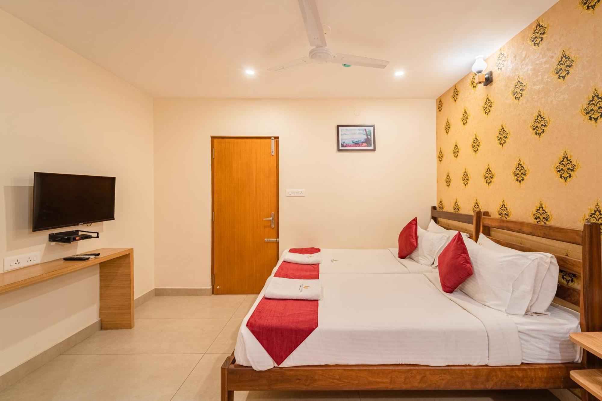 Hotel VI Park - City Centre Pondicherry Exterior foto