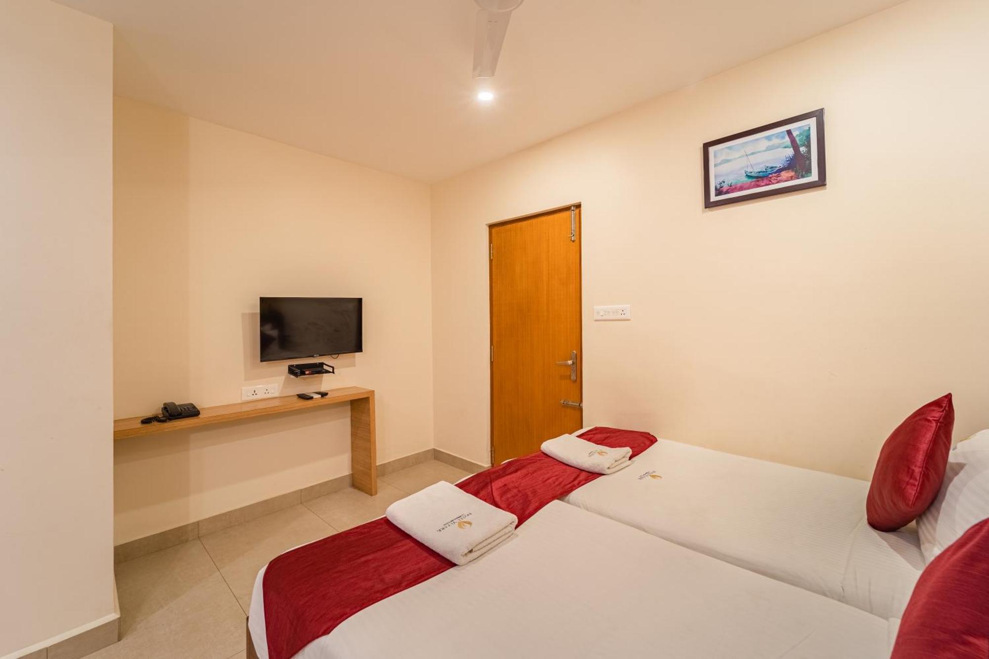 Hotel VI Park - City Centre Pondicherry Exterior foto