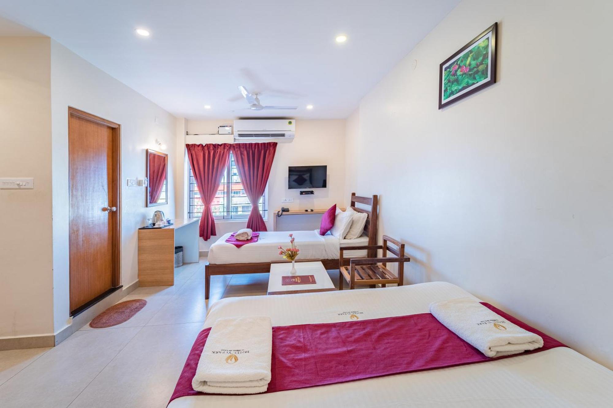 Hotel VI Park - City Centre Pondicherry Exterior foto