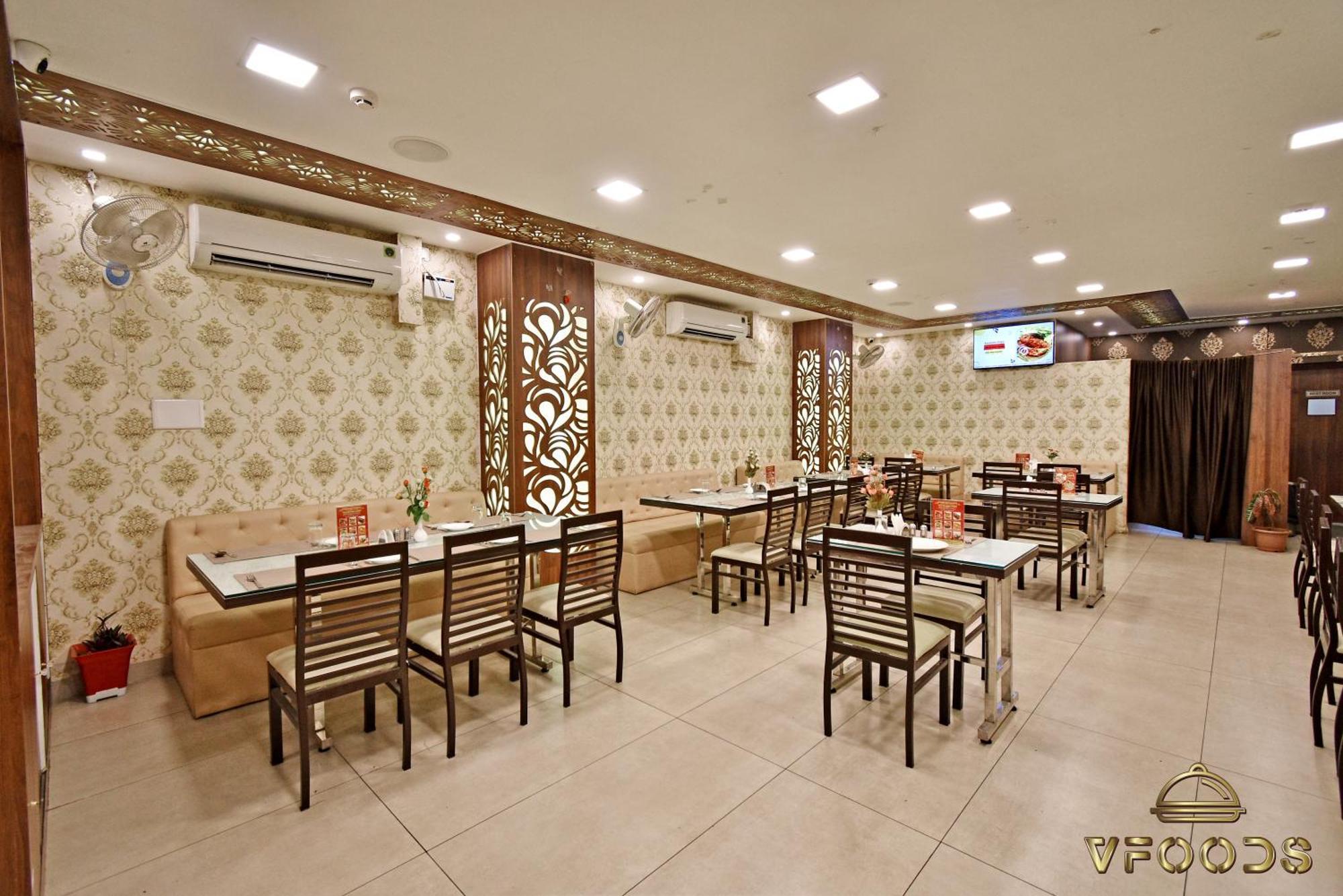 Hotel VI Park - City Centre Pondicherry Exterior foto