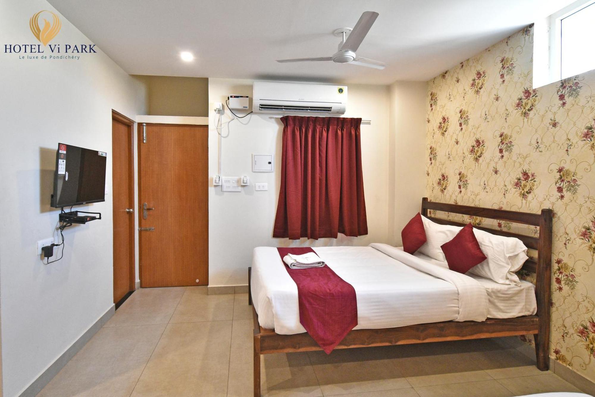 Hotel VI Park - City Centre Pondicherry Exterior foto
